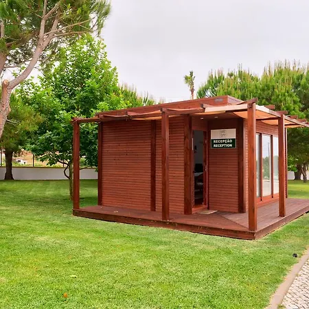 假日公园 Moradias Rufino 阿尔布费拉