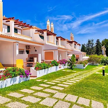 Moradias Rufino 3* البوفيرا