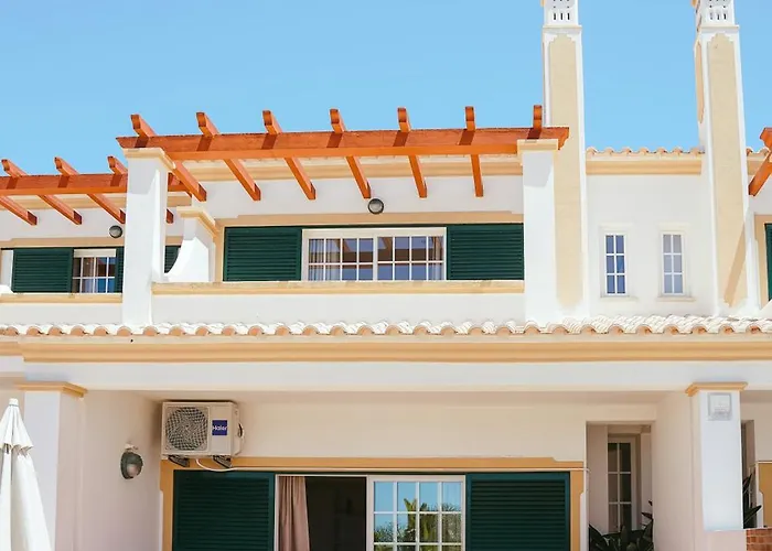 Moradias Rufino 3* البوفيرا