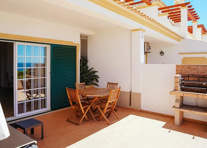 Moradias Rufino منتزه العطل 3*