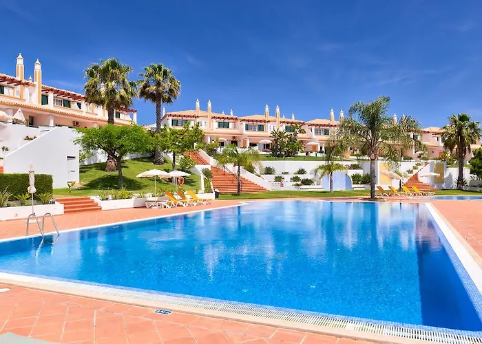 Moradias Rufino منتزه العطل 3*