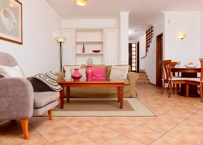 Moradias Rufino منتزه العطل 3*