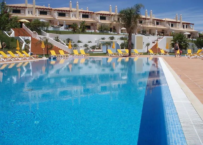 Moradias Rufino منتزه العطل 3*