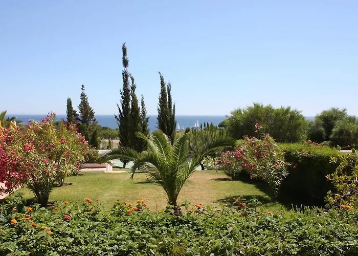 Moradias Rufino منتزه العطل 3*